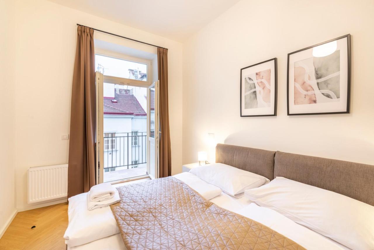 Petrin Tower Residence Прага Экстерьер фото