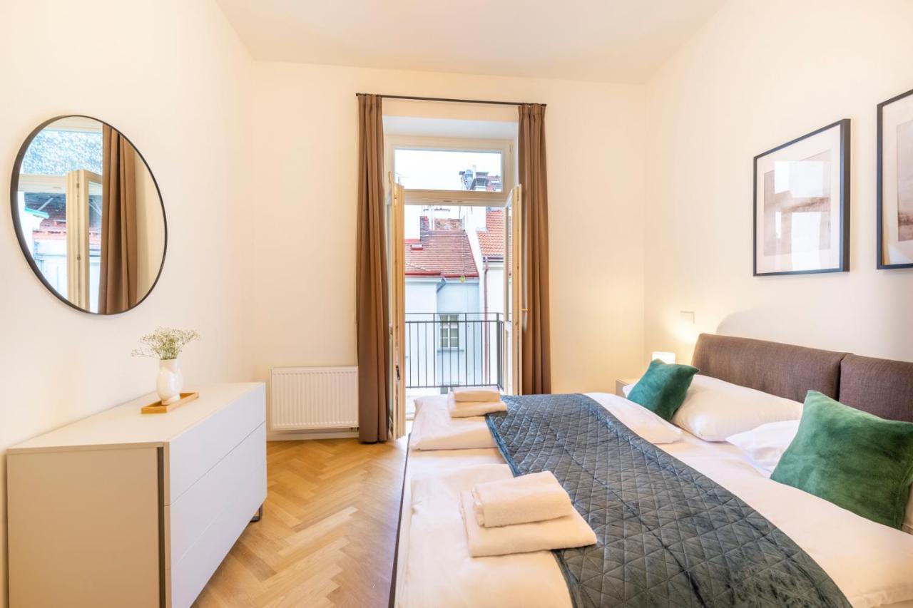 Petrin Tower Residence Прага Экстерьер фото