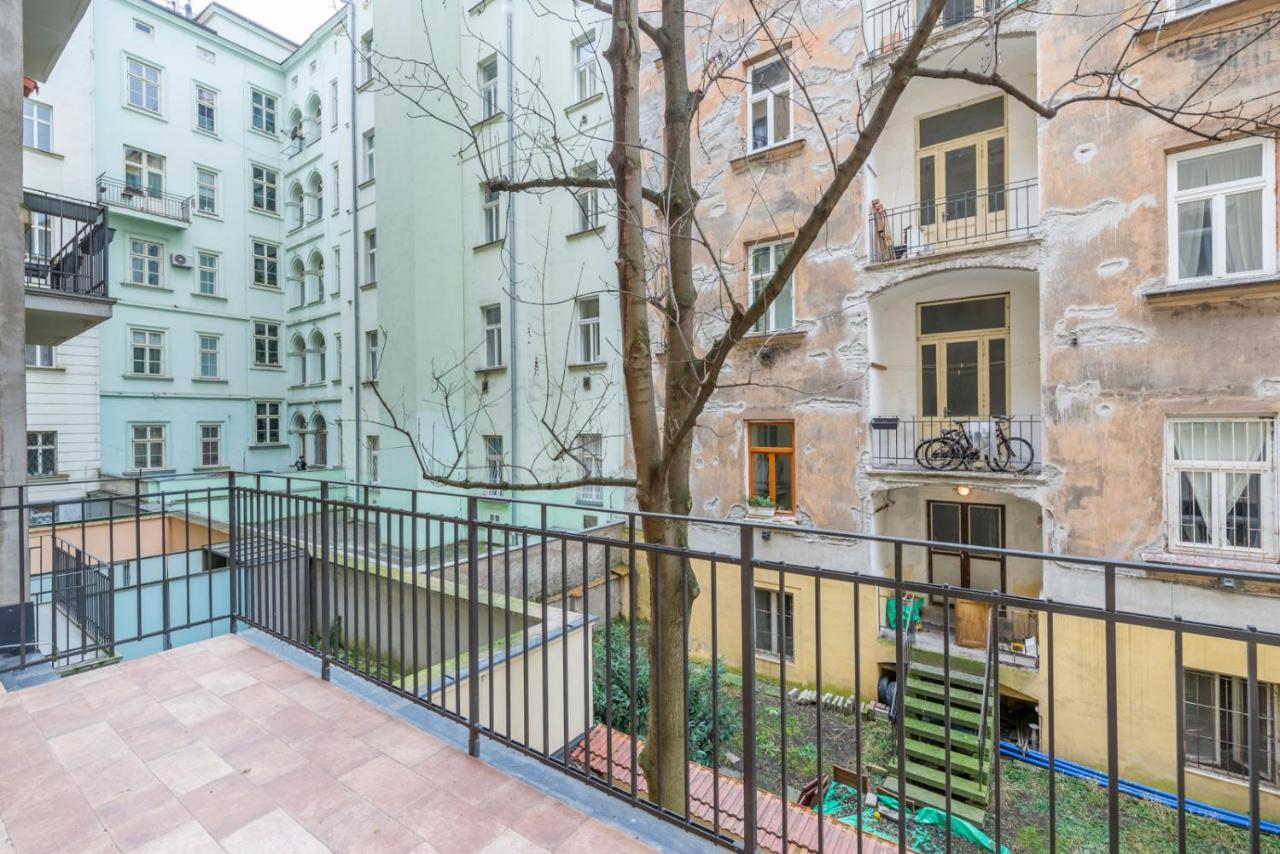 Petrin Tower Residence Прага Экстерьер фото