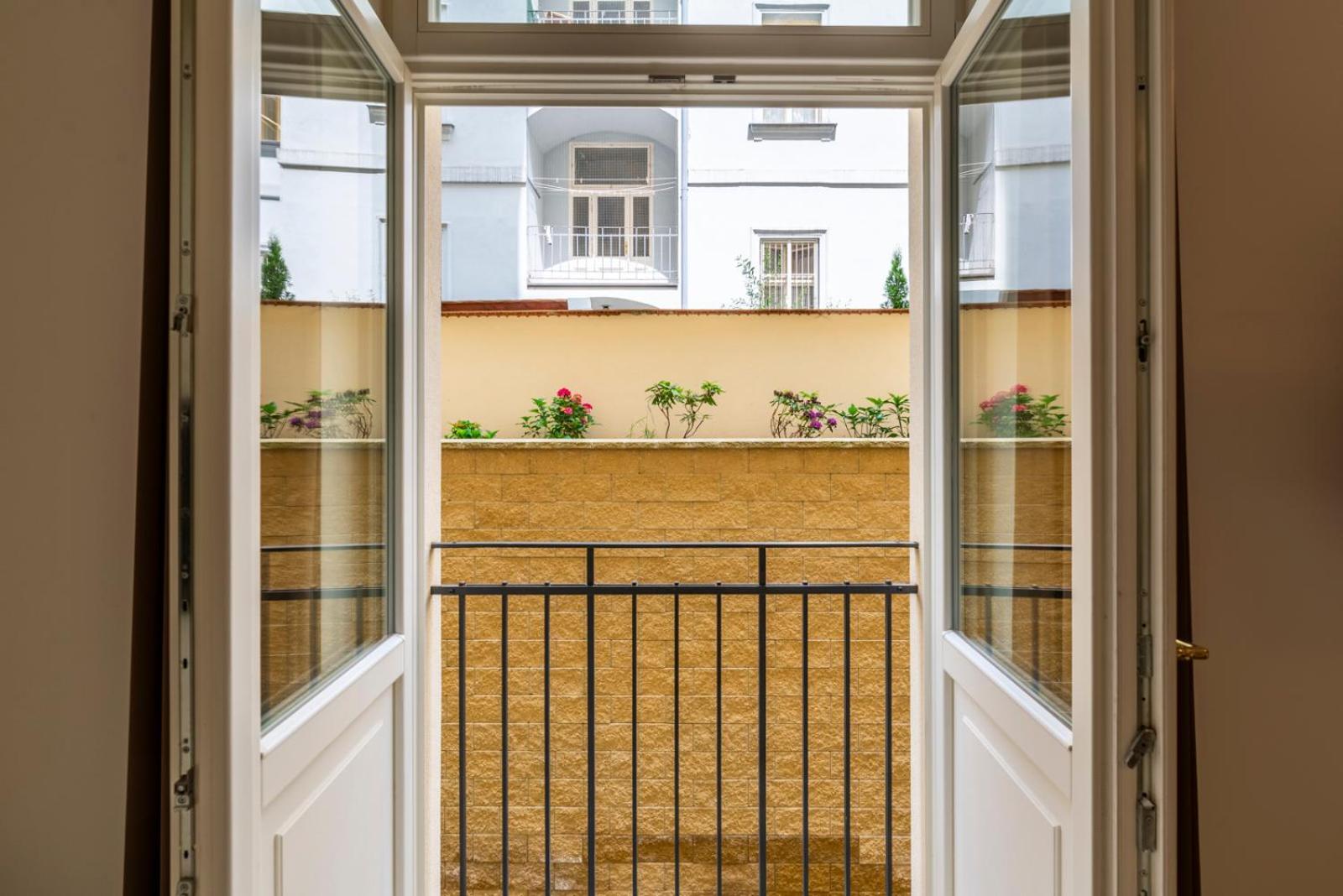 Petrin Tower Residence Прага Экстерьер фото